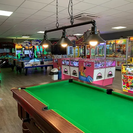 Seaside Cottage, The Bay, 2 Bedrooms, Patio, Parking Nearby, 2 Dogs Welcome *