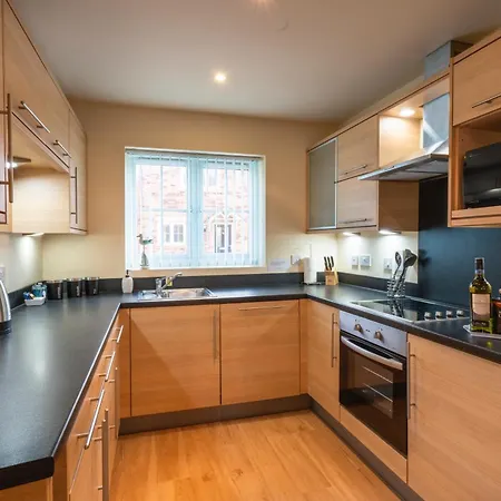 Seaside Cottage, The Bay, 2 Bedrooms, Patio, Parking Nearby, 2 Dogs Welcome * Filey