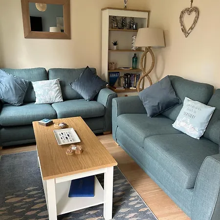 Hébergement de vacances Seaside Cottage, The Bay, 2 Bedrooms, Patio, Parking Nearby, 2 Dogs Welcome Filey