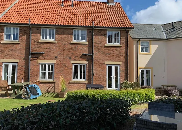 Hébergement de vacances Seaside Cottage, The Bay, 2 Bedrooms, Patio, Parking Nearby, 2 Dogs Welcome