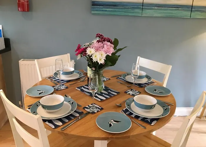 Seaside Cottage, The Bay, 2 Bedrooms, Patio, Parking Nearby, 2 Dogs Welcome * Filey