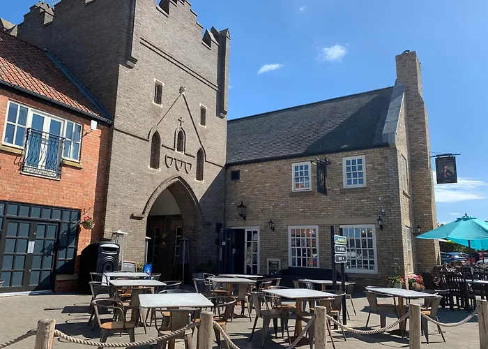 Seaside Cottage, The Bay, 2 Bedrooms, Patio, Parking Nearby, 2 Dogs Welcome Filey