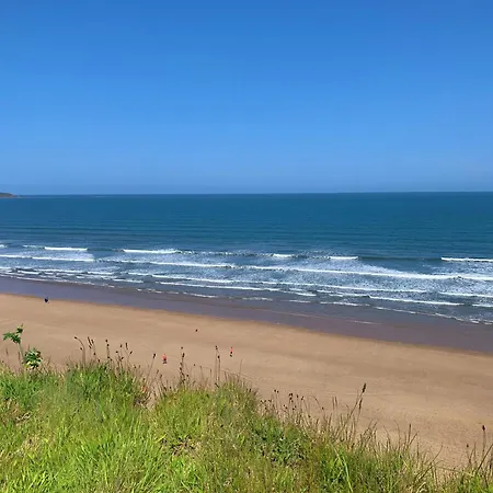 Hébergement de vacances Seaside Cottage, The Bay, 2 Bedrooms, Patio, Parking Nearby, 2 Dogs Welcome